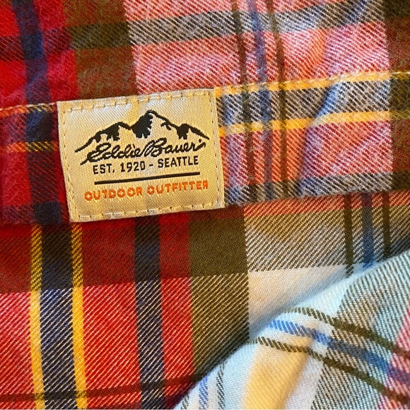 Eddie Bauer men’s 2XL long sleeve button up plaid flannel - Picture 9 of 9